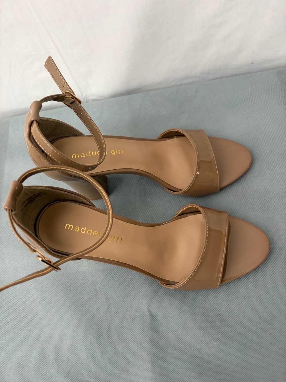 Madden Girl Beige Block Heel Sandals Ankle Strap Size 7 (B223) - Picture 3 of 12